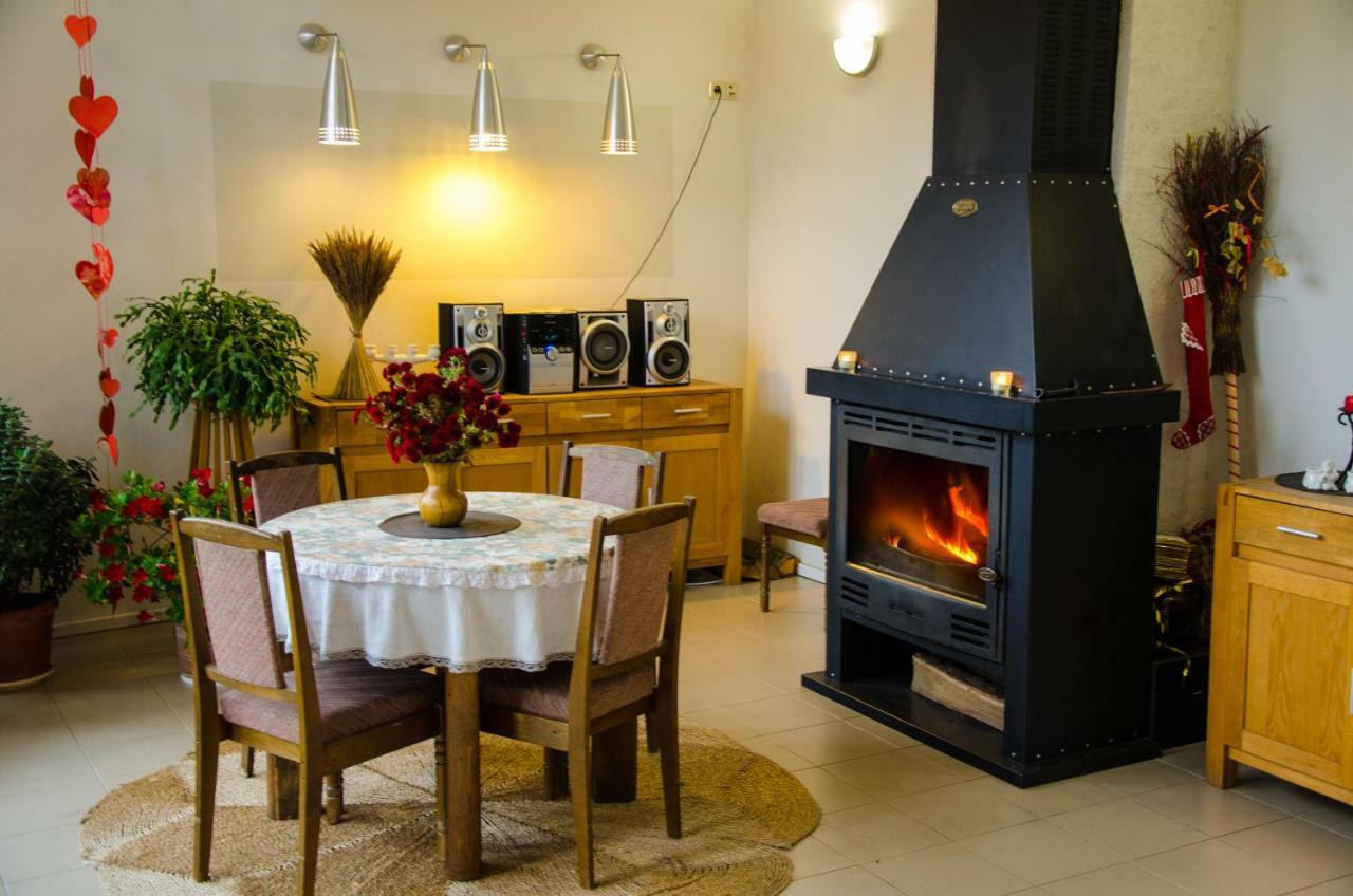 Maza Kapa Hotell Koknese Exteriör bild